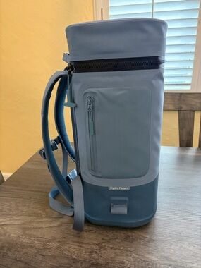 Hydro Flask Blue 22 L Backpack Cooler